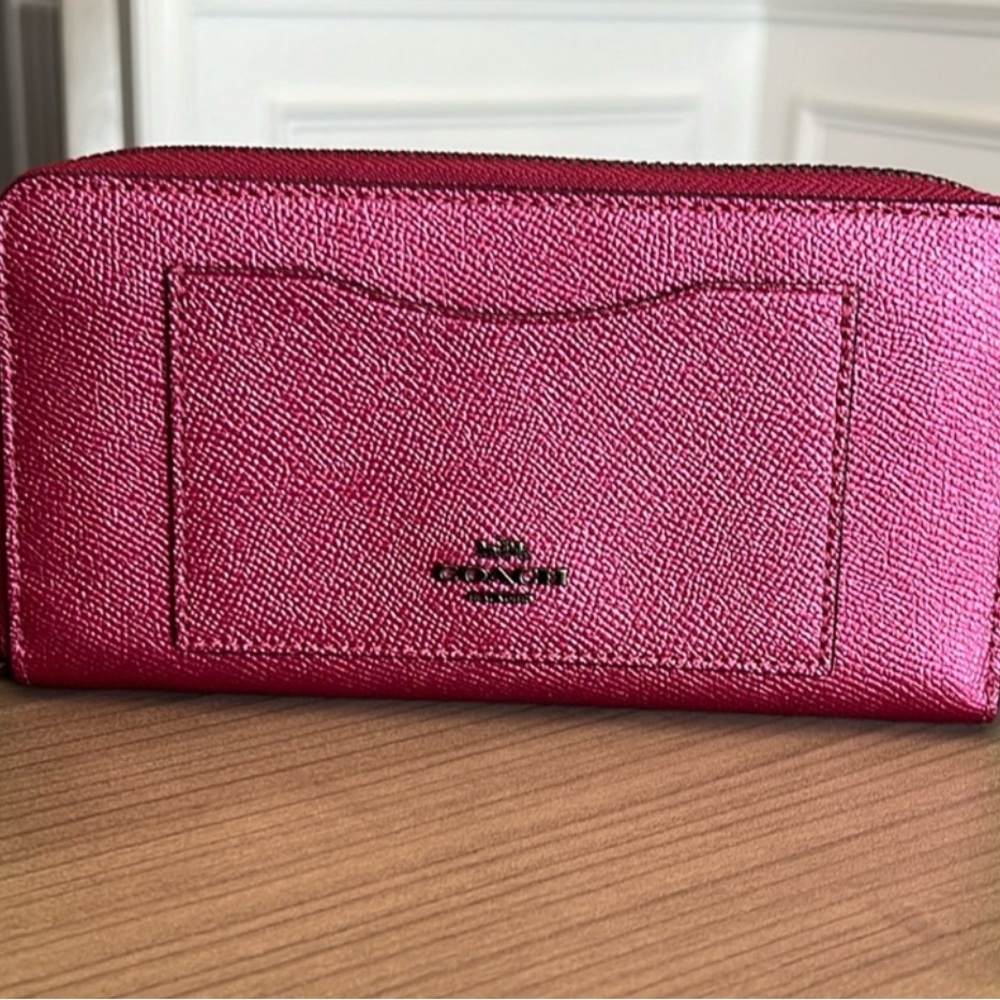 Coach Accordion Zip Wallet in Metallic Magenta NWT